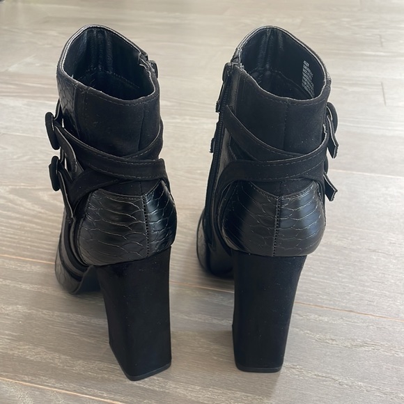 Black Ankle Boots - Picture 4 of 6